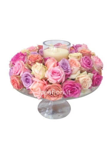 Centrotavola basso di rose e candela