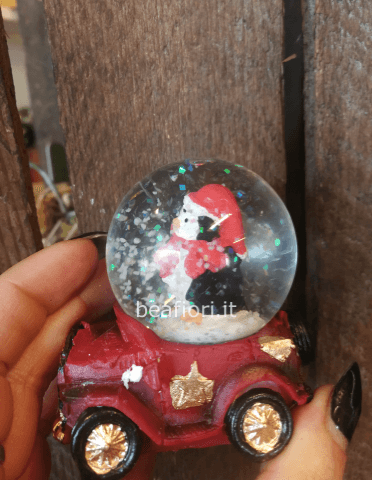 Macchina con bolle di acqua