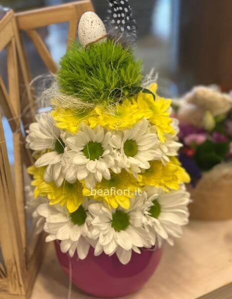 Uovo di Pasqua floreale  con vaso fuxia 