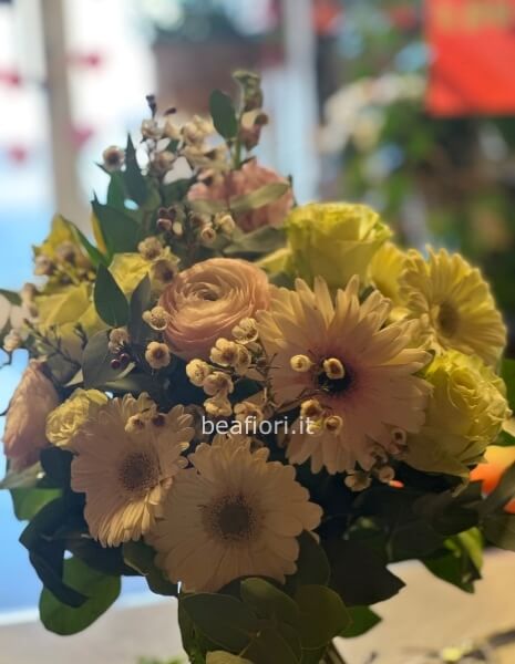 Bouquet sui toni del rosa/bianco